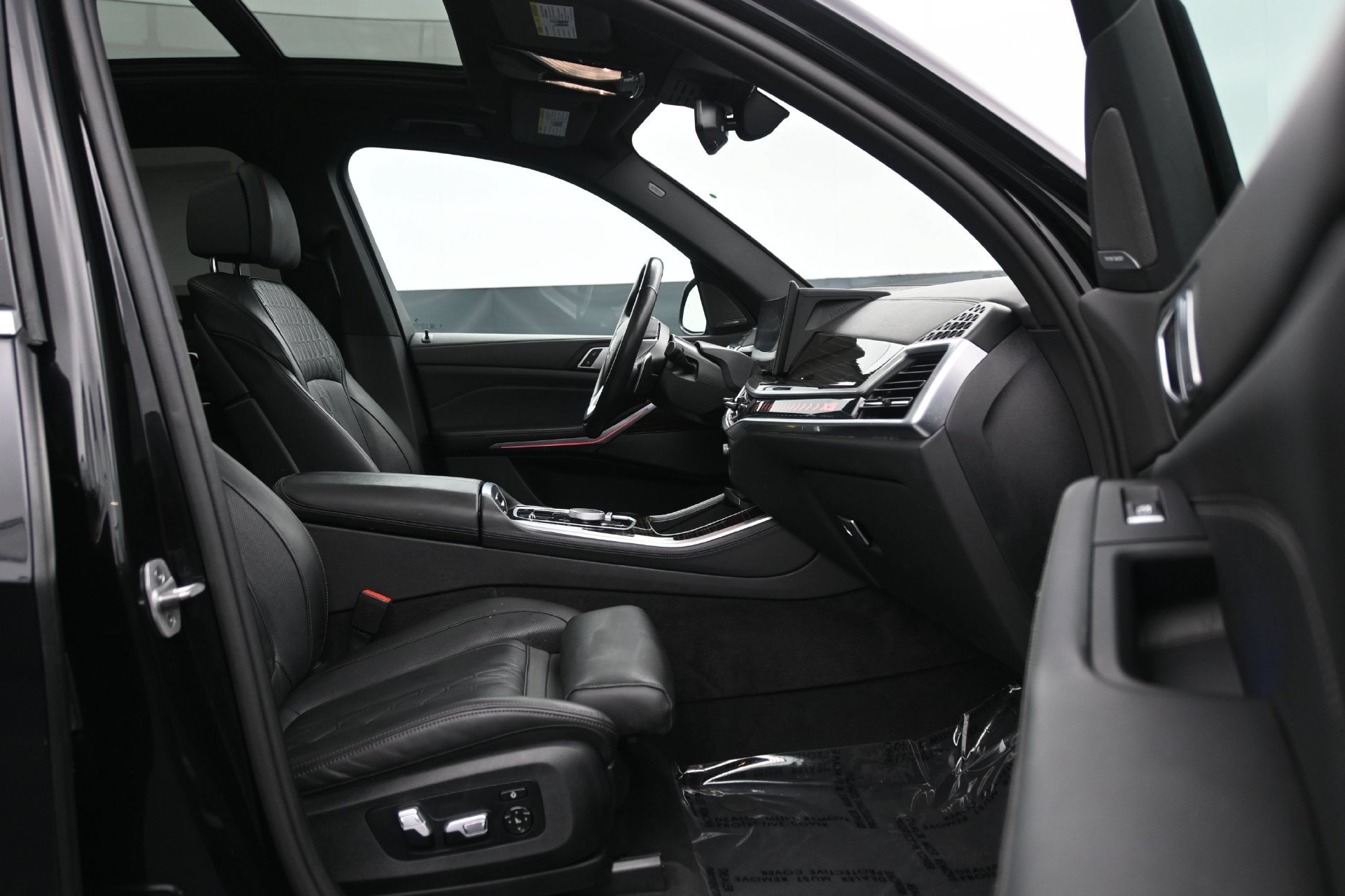 Used 2025 BMW X5 xDrive50e AWD/4WD image 22