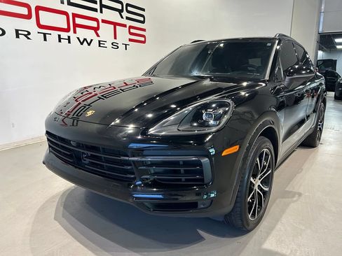 Used 2023 Porsche Cayenne AWD/4WD image 2
