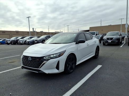 Used 2024 Nissan Sentra SR image 1