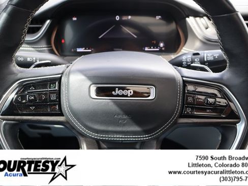 Used 2022 Jeep Grand Cherokee L Overland w/ Luxury Tech Group IV AWD/4WD image 11