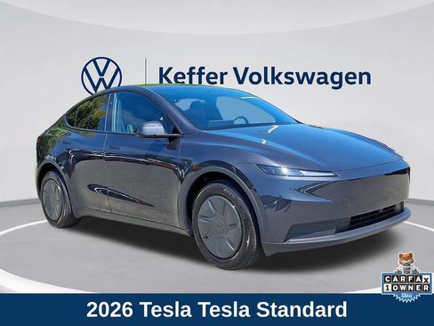Used 2026 Tesla Model Y AWD image 1