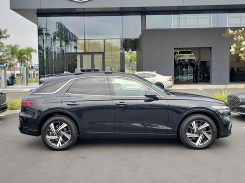 Certified 2026 Genesis GV70 3.5T Sport Advanced AWD/4WD image 5