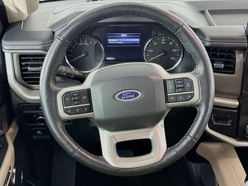 Used 2024 Ford Expedition Max XLT image 18