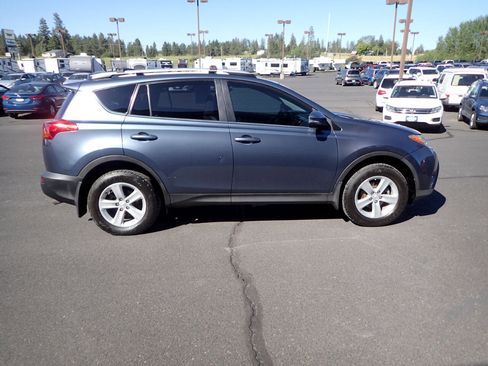 Used 2013 Toyota RAV4 XLE image 6