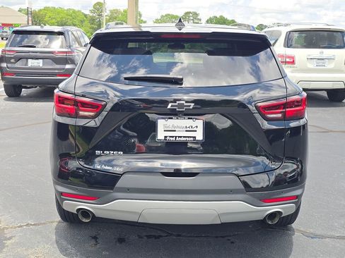 Used 2024 Chevrolet Blazer LT w/ Convenience Package FWD image 4
