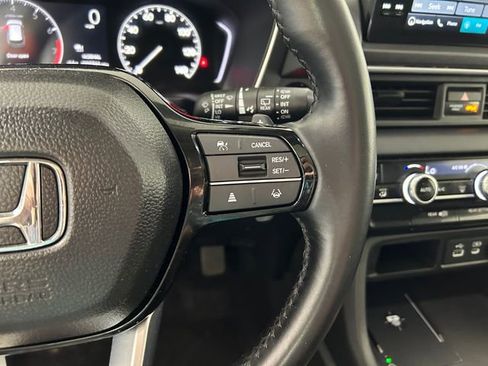 Used 2024 Honda Pilot Touring image 17