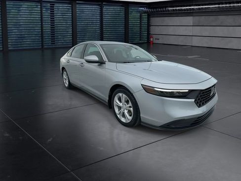 Used 2023 Honda Accord LX image 2