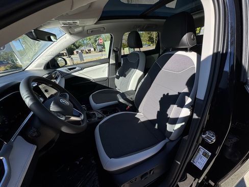 New 2025 Volkswagen Taos SE image 18