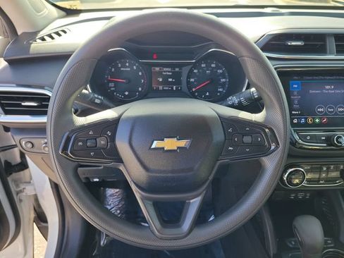Used 2022 Chevrolet TrailBlazer LT w/ Convenience Package AWD/4WD image 19