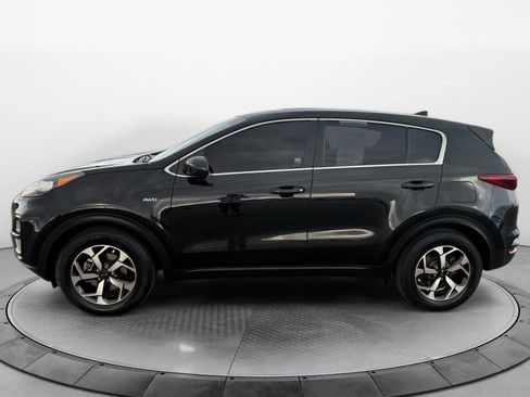 Used 2021 Kia Sportage LX image 2