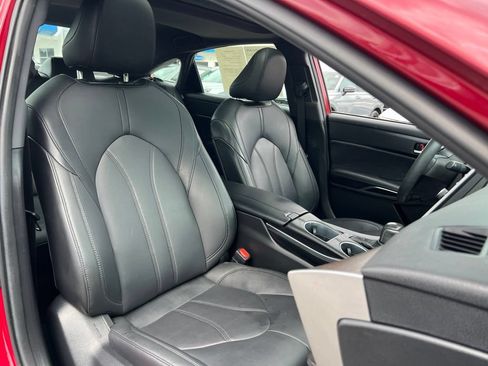 Used 2022 Toyota Avalon XLE w/ Moonroof Package FWD image 26