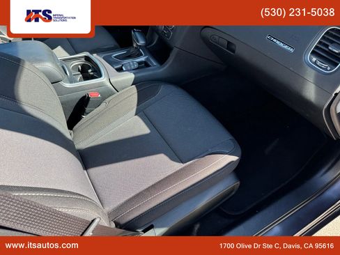 Used 2020 Dodge Charger SXT image 10