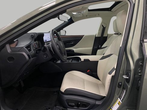 Certified 2025 Lexus ES 350 w/ Premium Package image 29