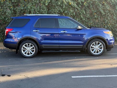 Used 2013 Ford Explorer XLT AWD/4WD image 7