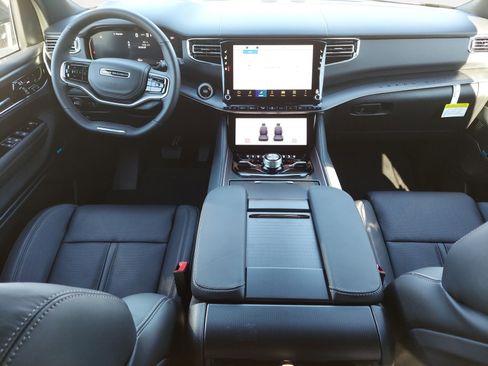 New 2026 Jeep Grand Wagoneer Summit image 3