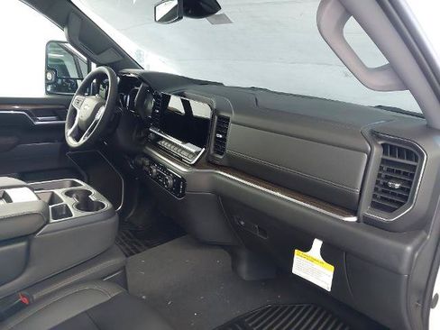 New 2026 Chevrolet Silverado 2500 LT w/ Z71 Chrome Sport Edition AWD/4WD image 29