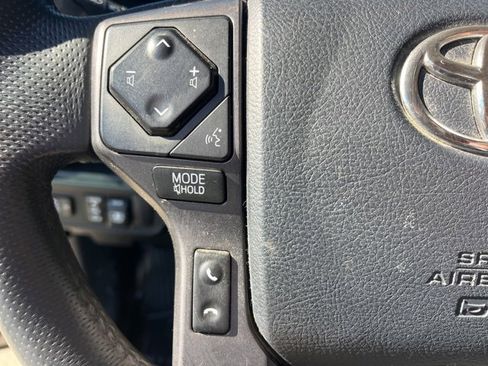 Used 2017 Toyota Tacoma TRD Sport image 14