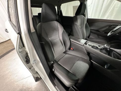 Used 2021 Nissan Rogue S image 29