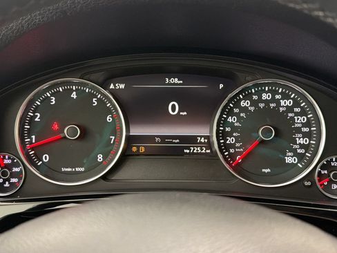 Used 2014 Volkswagen Touareg Sport AWD/4WD image 17
