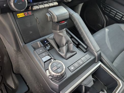 Used 2025 Toyota 4Runner TRD Off-Road Premium w/ Tow Technology Package AWD/4WD image 30