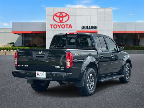 Used 2017 Nissan Frontier PRO-4X AWD/4WD image 5