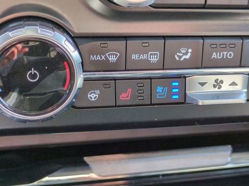 Used 2024 Ford F250 Lariat w/ Chrome Package image 23