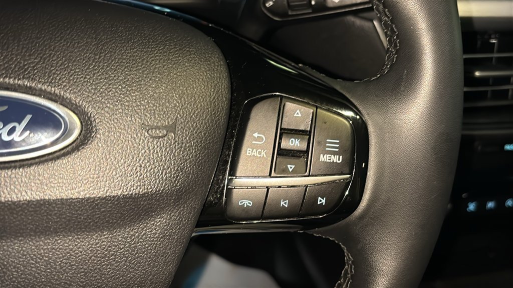 Used 2024 Ford Escape Platinum AWD/4WD image 16