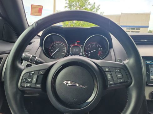 Used 2017 Jaguar F-TYPE Convertible image 15