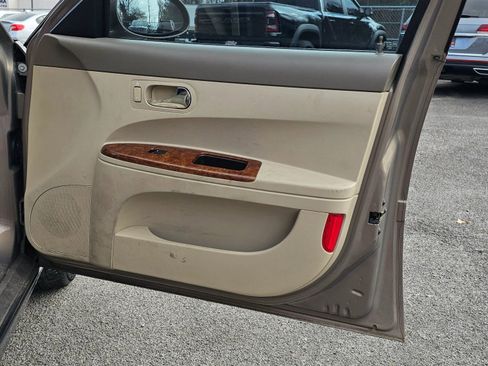 Used 2006 Buick LaCrosse CXL w/ Driver Confidence Package image 11