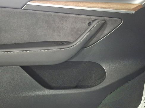 Used 2023 Tesla Model Y Performance image 12