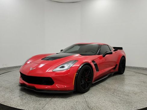 Used 2015 Chevrolet Corvette Z06 w/ Chrome Badge Package RWD image 9
