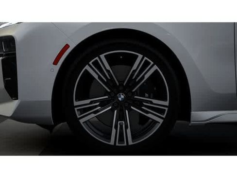 New 2026 BMW 760i xDrive w/ Executive Package image 7