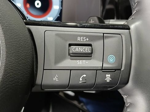 Used 2025 Nissan Pathfinder Platinum w/ Cargo Package AWD/4WD image 31