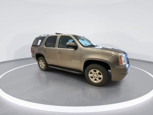 Used 2009 GMC Yukon SLT image 2