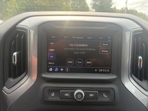 Used 2020 Chevrolet Silverado 1500 Custom w/ Custom Value Package AWD/4WD image 9