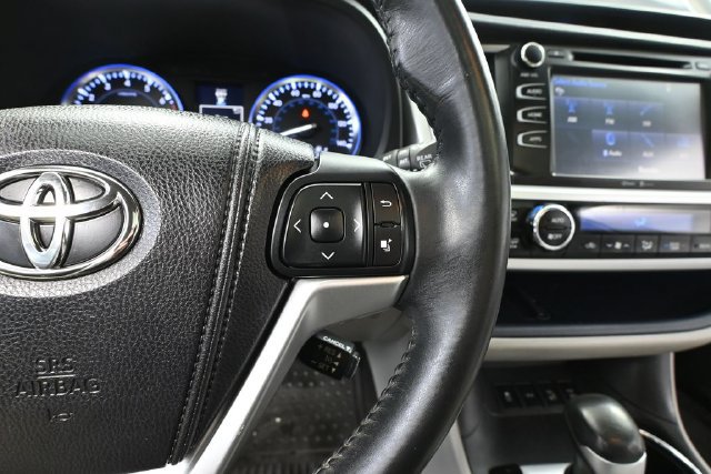 Used 2015 Toyota Highlander XLE AWD/4WD image 22