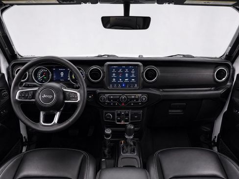 Used 2023 Jeep Wrangler Unlimited Sahara w/ Cold Weather Group AWD/4WD image 22