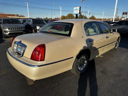Used 2000 Lincoln Town Car Cartier image 12