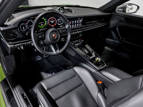 Used 2024 Porsche 911 Carrera T image 9