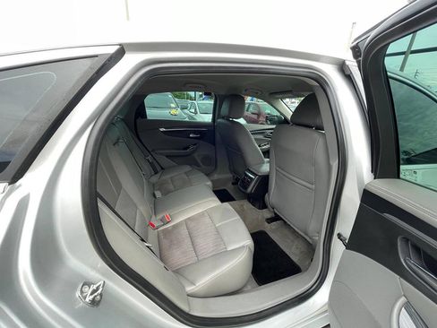 Used 2018 Chevrolet Impala LT FWD image 11