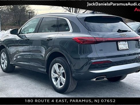 Used 2025 Audi Q5 Premium w/ Convenience Package image 10