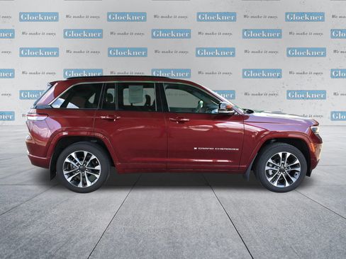 Used 2024 Jeep Grand Cherokee Overland w/ Luxury Tech Group IV AWD/4WD image 4