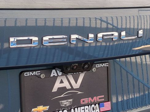 Used 2025 GMC Yukon XL Denali Ultimate AWD/4WD image 34