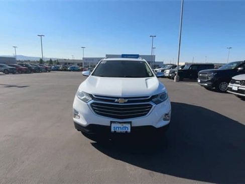 Used 2018 Chevrolet Equinox Premier image 3