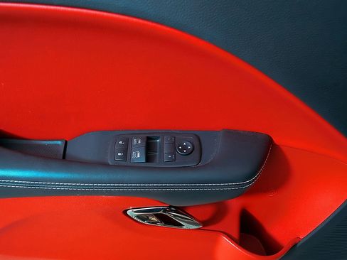 Used 2019 Dodge Challenger SRT Hellcat Redeye image 17