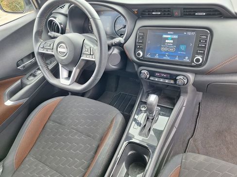 Used 2024 Nissan Kicks SR image 23