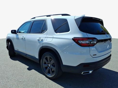 New 2025 Honda Pilot Sport image 2