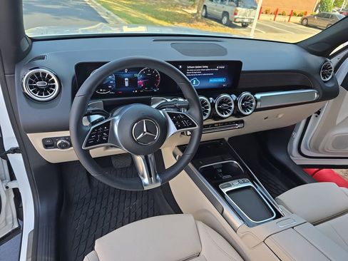 Certified 2025 Mercedes-Benz GLB 250 image 16