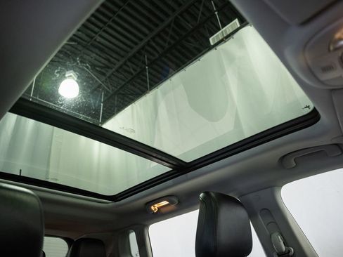 Used 2022 Jeep Compass Limited w/ Sun and Sound Group image 38