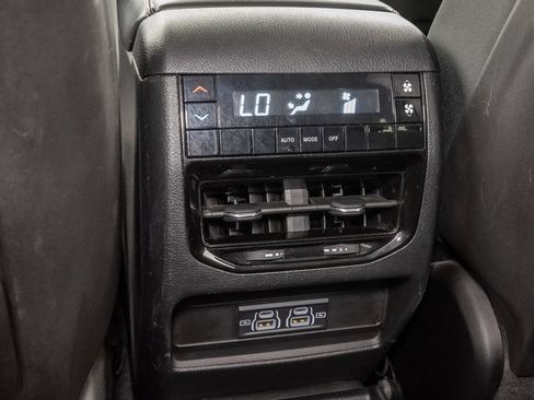 Certified 2023 Jeep Grand Cherokee L Laredo AWD/4WD image 19